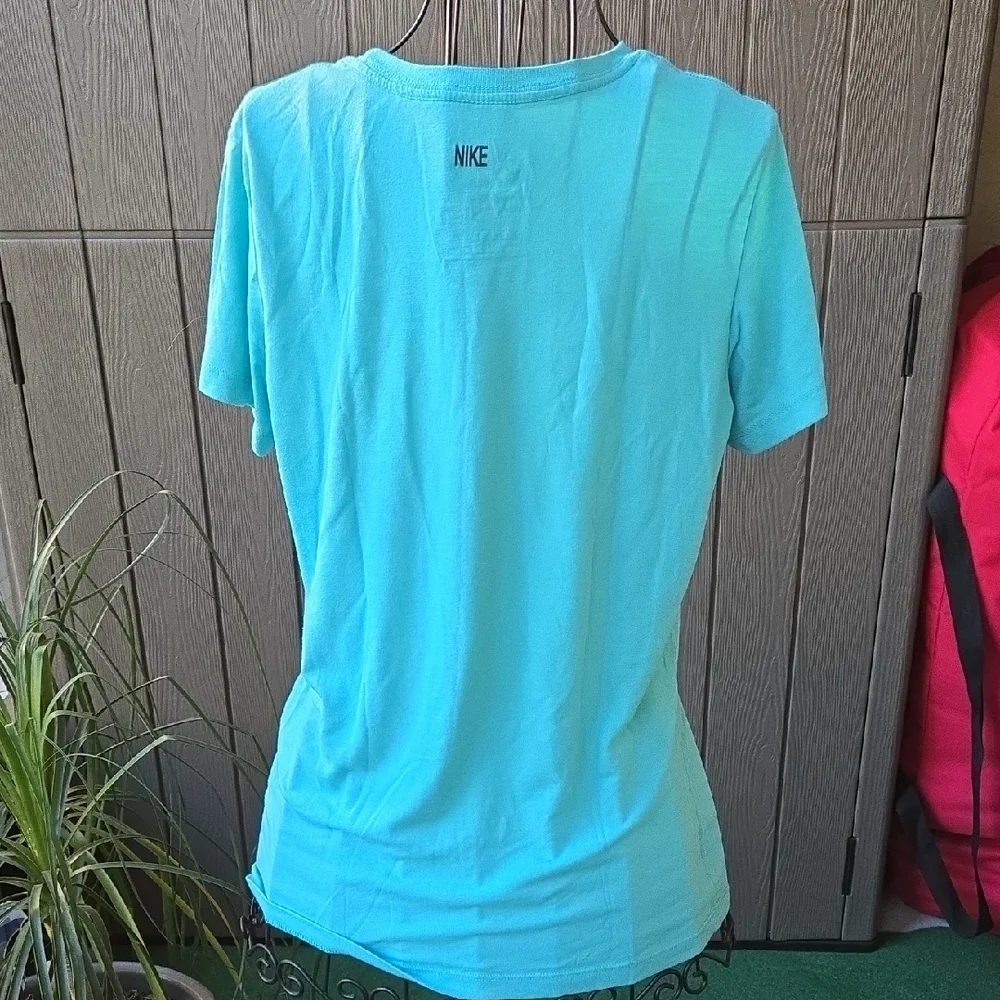 Nike Women's Aqua T-Shirt - Picture 2 of 4